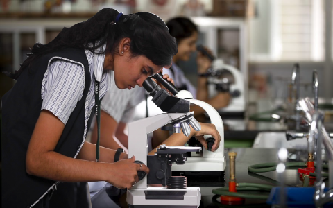 lab technicians